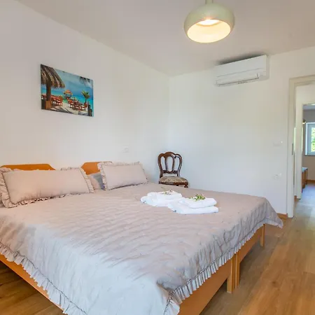 Daire Gorgeous In With Kitchen Portorož